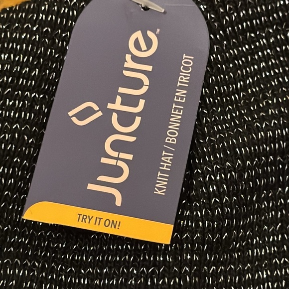 NWT Juncture women’s 2 piece winter bundle toboggan hat cap gloves black silver - Picture 3 of 9